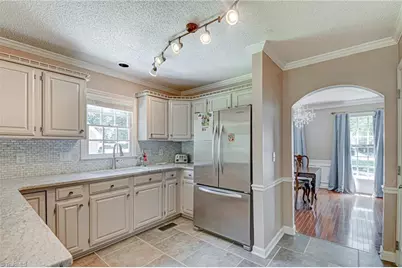 380 Hollinswood Avenue, Winston-Salem, NC 27103 - Photo 11