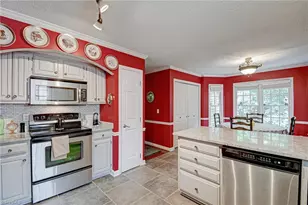 380 Hollinswood Ave, Winston-Salem, NC 27103 - Photo 13