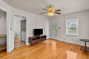 415 Davidson St, Thomasville, NC 27360 - Photo 7