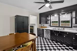 415 Davidson St, Thomasville, NC 27360 - Photo 9
