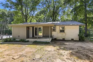 1207 Cliffwood Dr, Greensboro, NC 27406 - Photo 25
