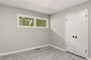 1207 Cliffwood Dr, Greensboro, NC 27406 - Photo 15