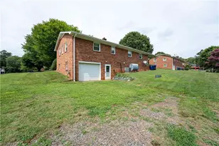 740 Sommerdale Ct, Rural Hall, NC 27045 - Photo 5