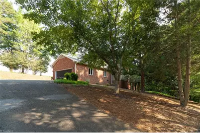 175 Sandtrap Lane, Pilot Mountain, NC 27041 - Photo 39