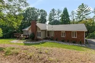 175 Sandtrap Ln, Pilot Mountain, NC 27041 - Photo 3