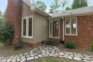 175 Sandtrap Ln, Pilot Mountain, NC 27041 - Photo 5
