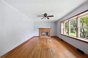 305 Meadowbrook Dr, Burlington, NC 27215 - Photo 9