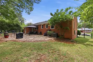 305 Meadowbrook Dr, Burlington, NC 27215 - Photo 25
