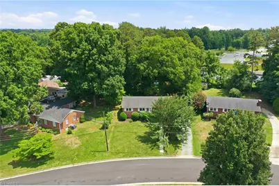 305 Meadowbrook Drive, Burlington, NC 27215 - Photo 27