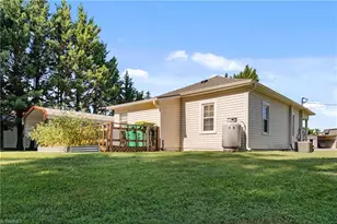 208 Carson Rd, Pilot Mountain, NC 27041 - Photo 27