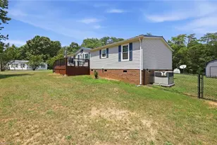 180 B Austin Dr, Eden, NC 27288 - Photo 3