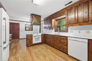 4302 Lawndale Dr, Greensboro, NC 27455 - Photo 15
