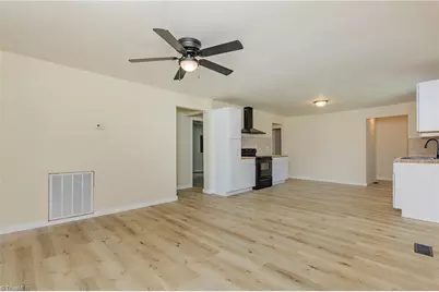 304 Phillips Street, Thomasville, NC 27360 - Photo 9
