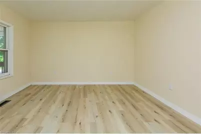 304 Phillips Street, Thomasville, NC 27360 - Photo 15