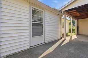 312 Lawndale Ave, High Point, NC 27260 - Photo 15