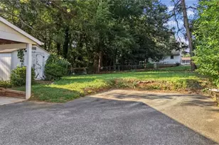 312 Lawndale Ave, High Point, NC 27260 - Photo 17
