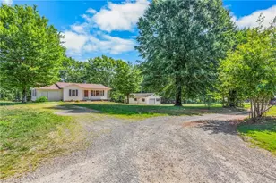 2832 Sizemore Rd, Yadkinville, NC 27055 - Photo 3