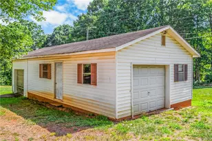 2832 Sizemore Rd, Yadkinville, NC 27055 - Photo 23