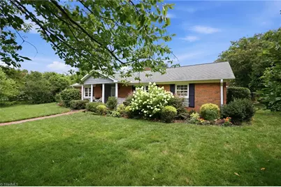 1025 Oaklawn Avenue, Winston-Salem, NC 27104 - Photo 3