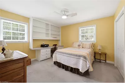 1025 Oaklawn Avenue, Winston-Salem, NC 27104 - Photo 17