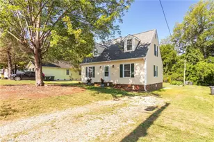 1615 Upland Dr, Greensboro, NC 27405 - Photo 3