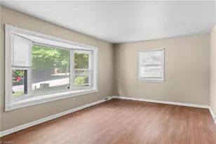 103 Flintfield Dr, Winston-Salem, NC 27103 - Photo 5
