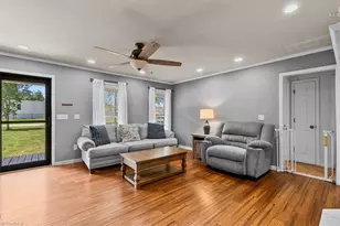 1906 Harris Dr, Greensboro, NC 27406 - Photo 7