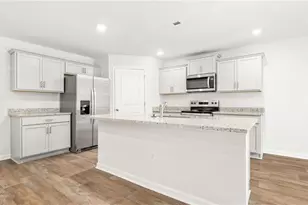 393 Middleton Dr, Lexington, NC 27295 - Photo 5