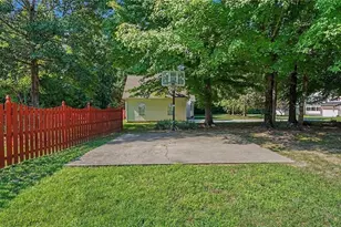2115 Forest Edge Dr, Greensboro, NC 27406 - Photo 37