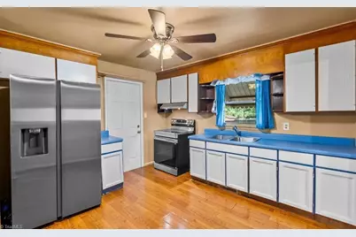 8 Armhurst Court, Greensboro, NC 27405 - Photo 7