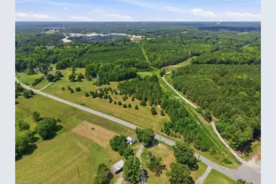 5853 Riverdale Drive, Jamestown, NC 27282 - Photo 9