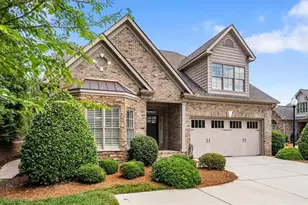19 Blakeney Pl, Greensboro, NC 27408 - Photo 3
