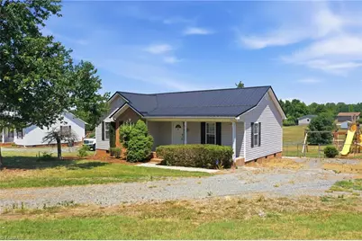 1502 Gibbs Road, Reidsville, NC 27320 - Photo 3