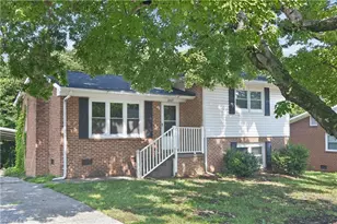 2204 Maybank Dr, Greensboro, NC 27403 - Photo 5