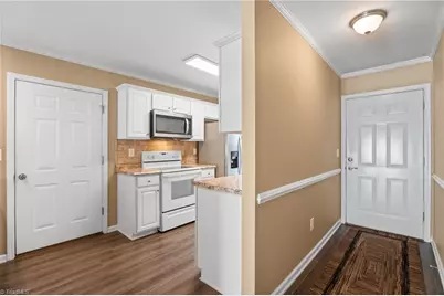 3018 Hyde Place Circle, Winston-Salem, NC 27103 - Photo 9