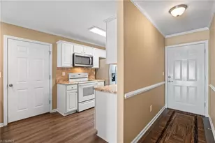 3018 Hyde Pl Cir, Winston-Salem, NC 27103 - Photo 9