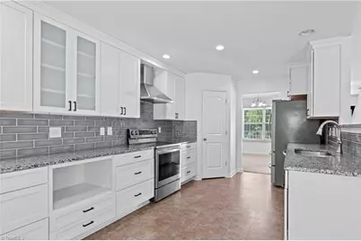 813 Leach Avenue, Thomasville, NC 27360 - Photo 7