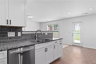 813 Leach Ave, Thomasville, NC 27360 - Photo 9