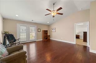 204 Oak Ridge Dr, Archdale, NC 27263 - Photo 13