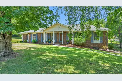 208 Raven Green Street, Wilkesboro, NC 28697 - Photo 3