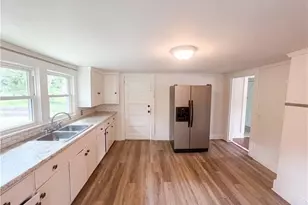 309 Worth St, Mount Airy, NC 27030 - Photo 5