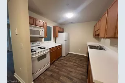 903 Hanahan Court #2B, Greensboro, NC 27409 - Photo 11