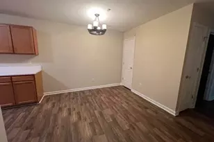 903 Hanahan Ct, Greensboro, NC 27409 - Photo 5