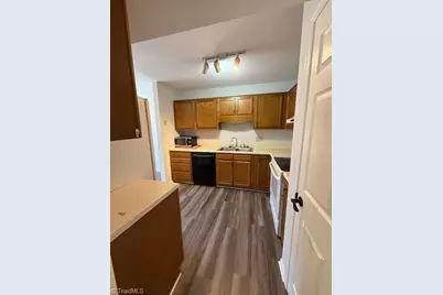 729 Shelby Drive #B, Greensboro, NC 27409 - Photo 9