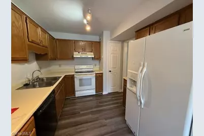 729 Shelby Drive #B, Greensboro, NC 27409 - Photo 7