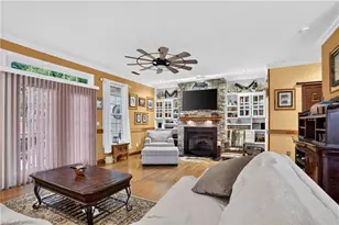 8 Nandina Dr, Greensboro, NC 27455 - Photo 9