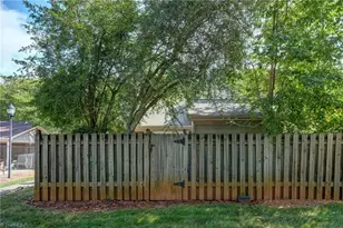 2627 Cottage Pl, Greensboro, NC 27455 - Photo 21