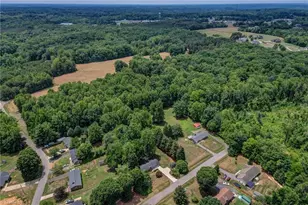 134 Meadow Brook Rd, Reidsville, NC 27320 - Photo 5