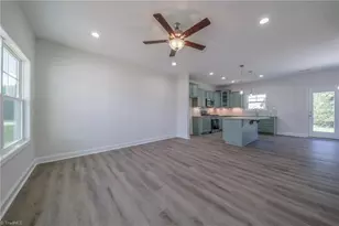 1318 Dandridge Dr, Kernersville, NC 27284 - Photo 3