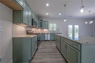 1318 Dandridge Dr, Kernersville, NC 27284 - Photo 9